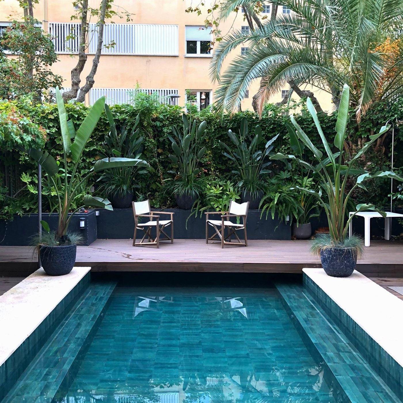Terrassa a les Tres Torres — Tropios Gardens