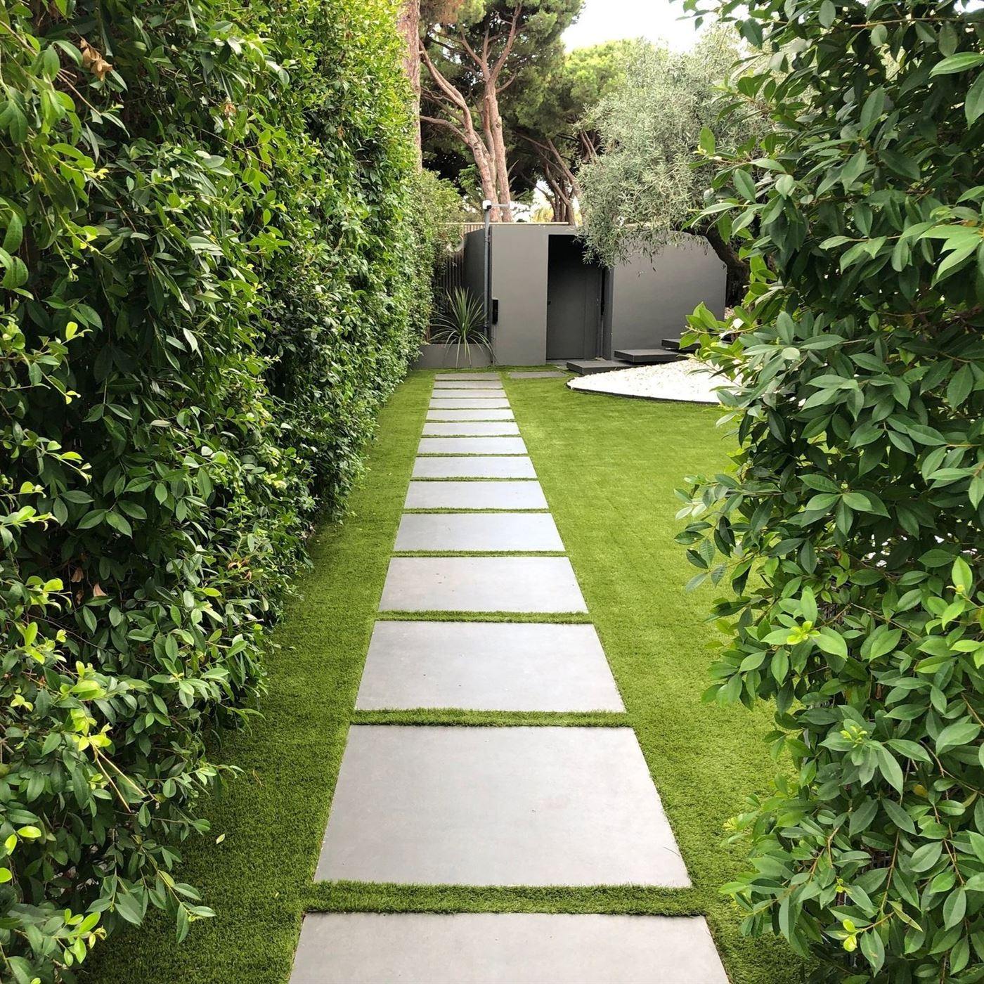 Jardí a Castelldefels — Tropios Gardens